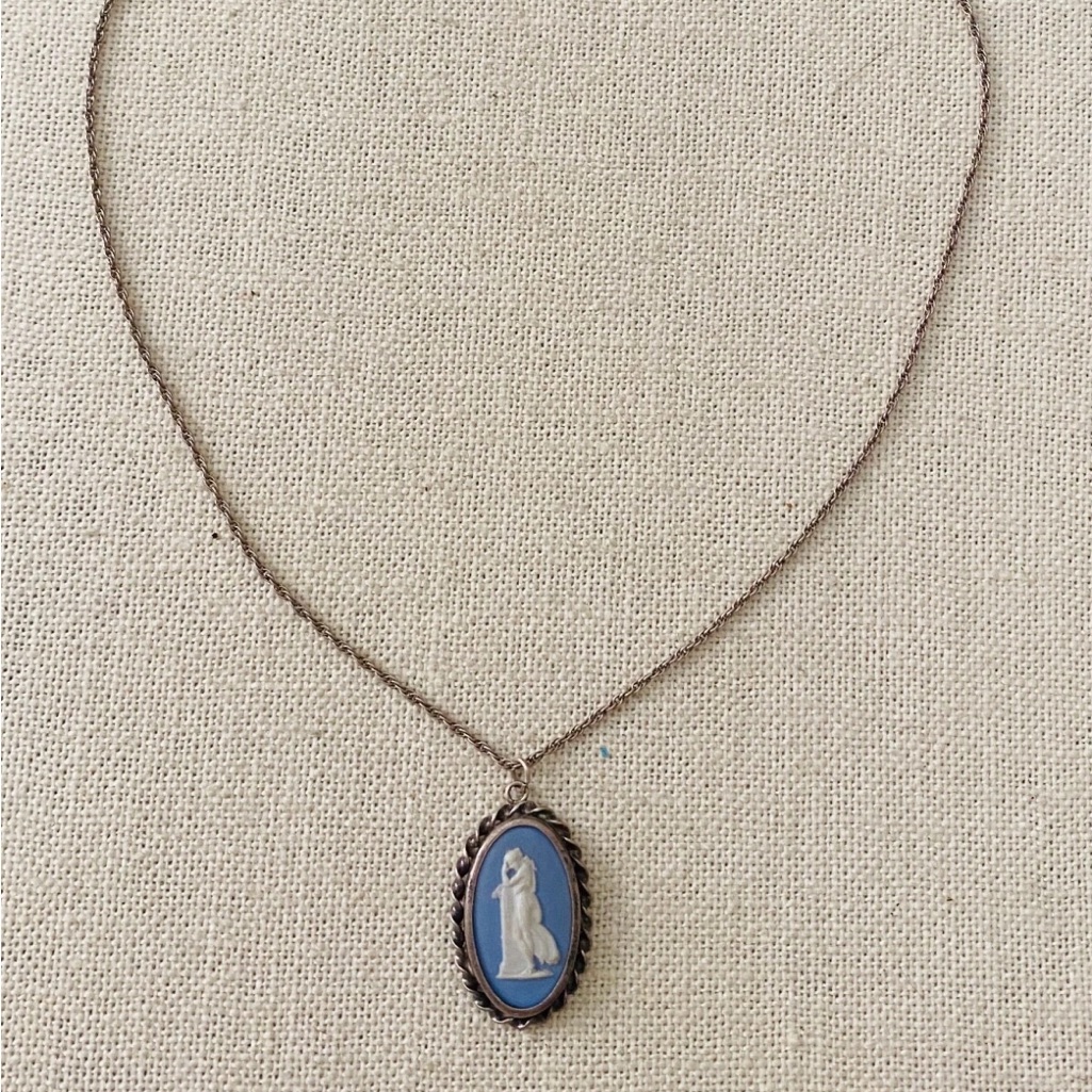 Vintage Wedgewood Cameo Pendant Signed Rainbow Sterling Silver W/ 16